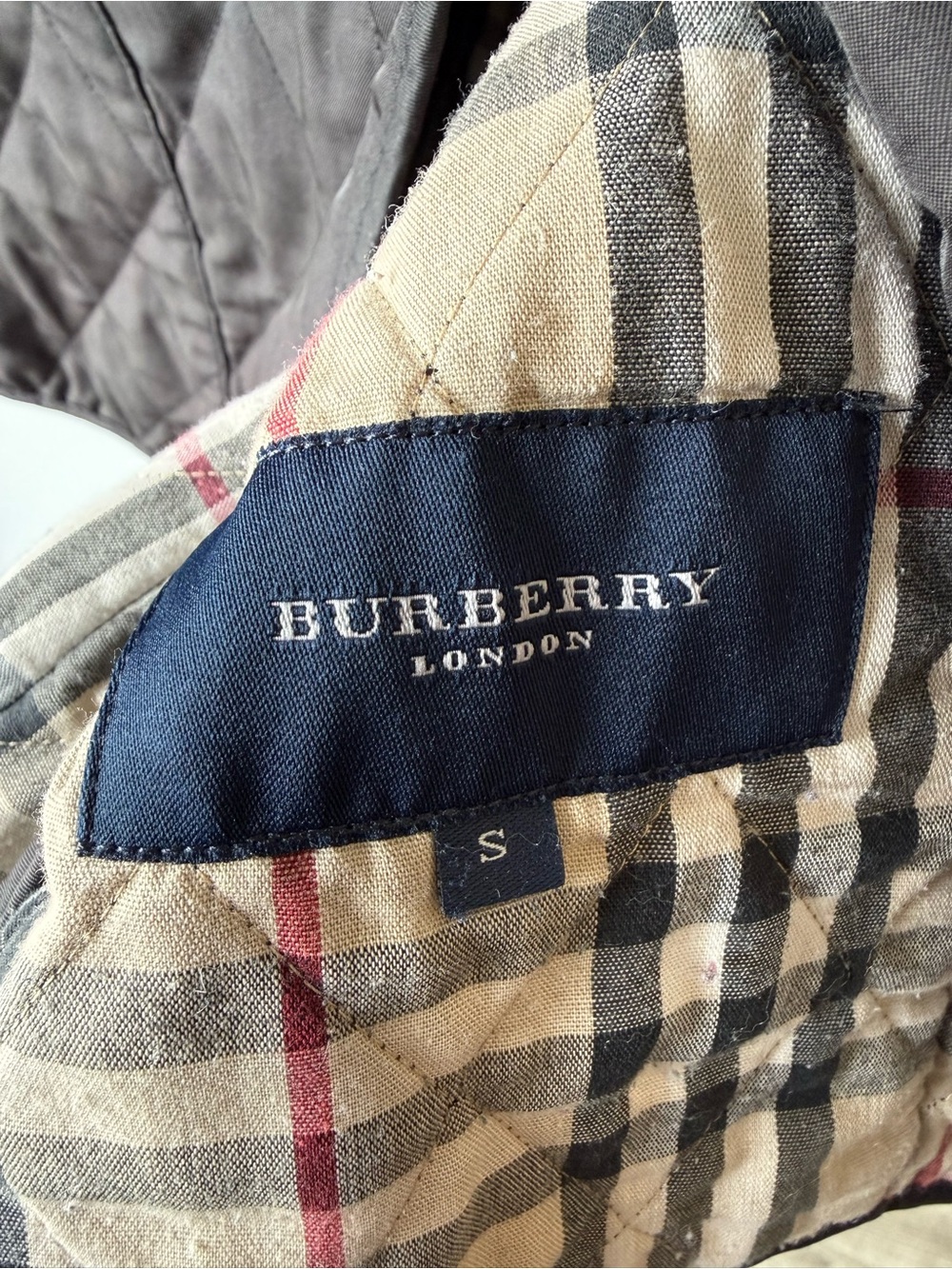 Women's Burberry London Quilted Jacket. - Picture 4 of 6